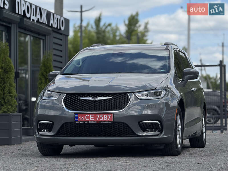 Минивэн Chrysler Pacifica 2022 в 