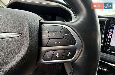 Минивэн Chrysler Pacifica 2021 в 