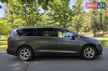 Универсал Chrysler Pacifica 2021 в 