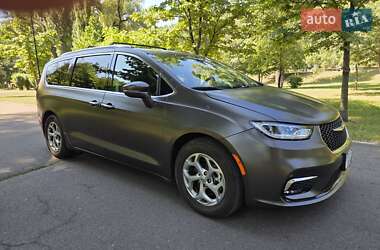 Универсал Chrysler Pacifica 2021 в 