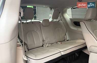Минивэн Chrysler Pacifica 2017 в 