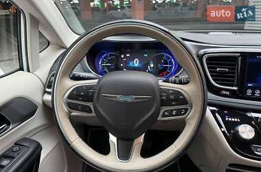 Минивэн Chrysler Pacifica 2017 в 