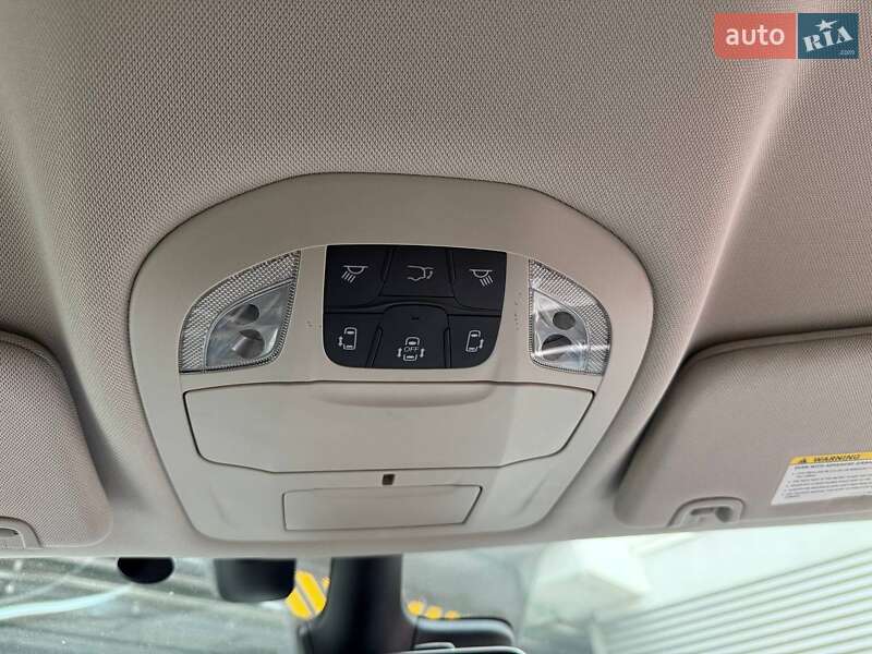 Минивэн Chrysler Pacifica 2017 в Киеве