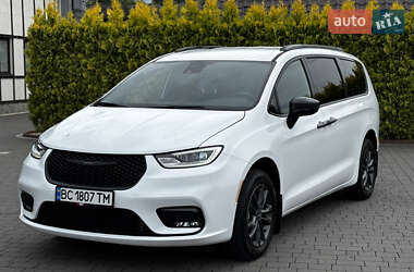 Мінівен Chrysler Pacifica 2020 в Стрию