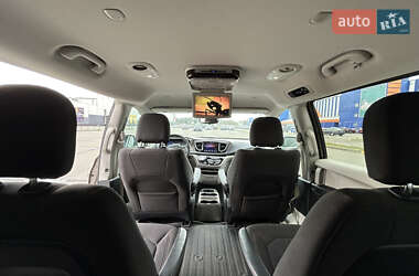 Минивэн Chrysler Pacifica 2017 в 