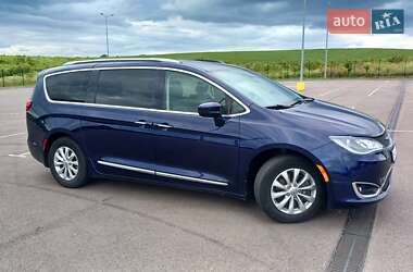 Мінівен Chrysler Pacifica 2018 в Рівному