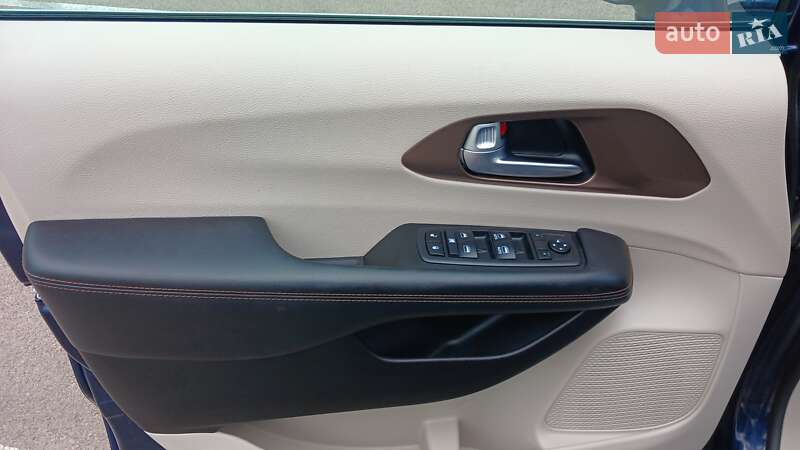 Мінівен Chrysler Pacifica 2018 в Рівному