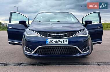 Мінівен Chrysler Pacifica 2018 в Рівному