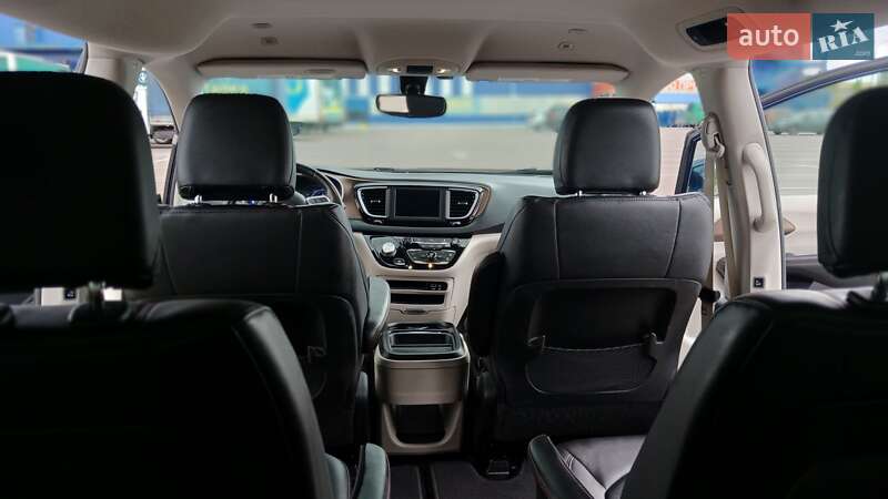 Мінівен Chrysler Pacifica 2018 в Рівному