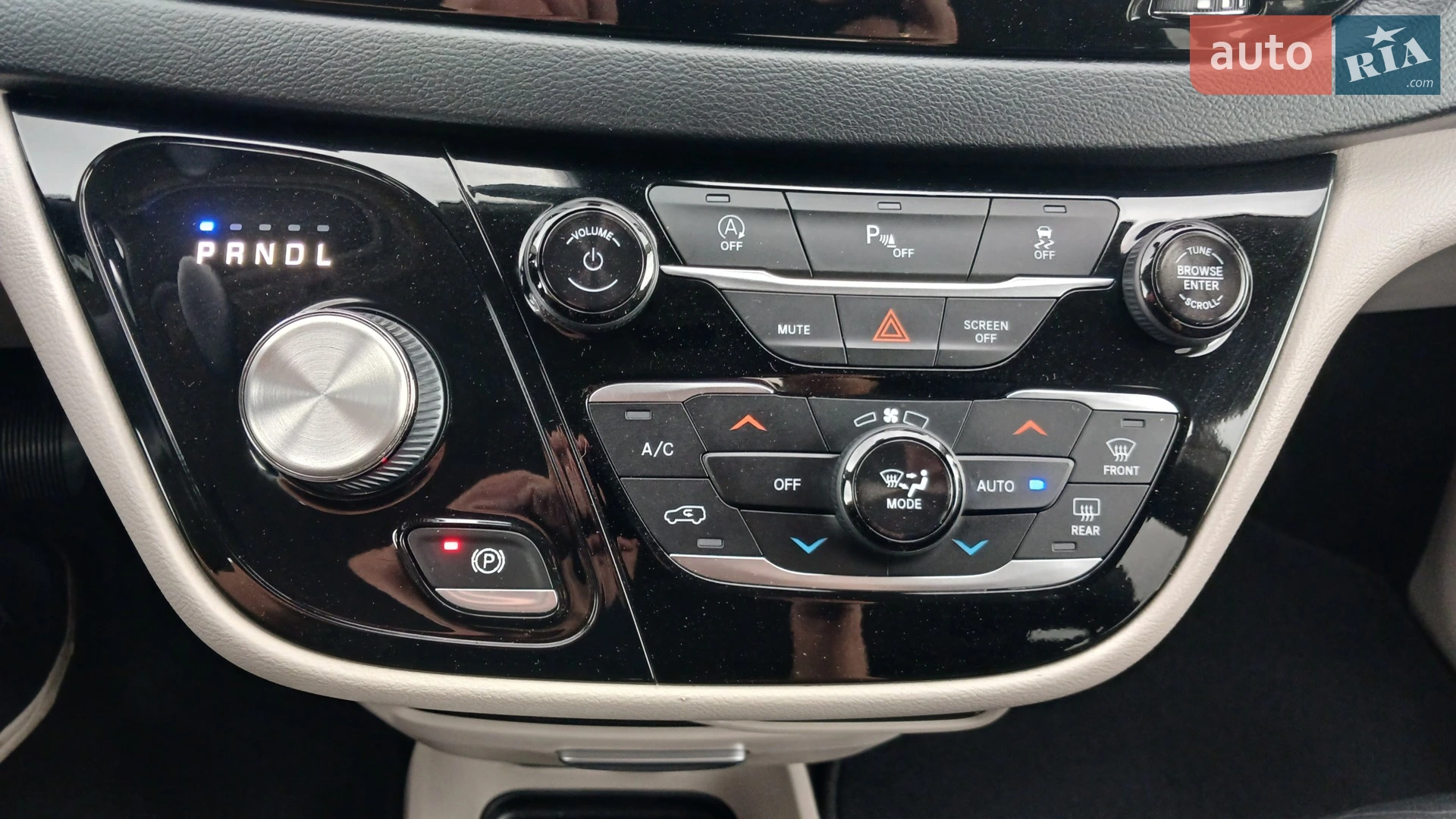 2018 Chrysler Pacifica - мініатюра 69
