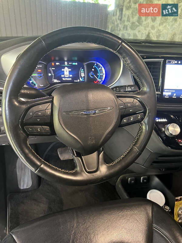 Минивэн Chrysler Pacifica 2021 в Хмельницком