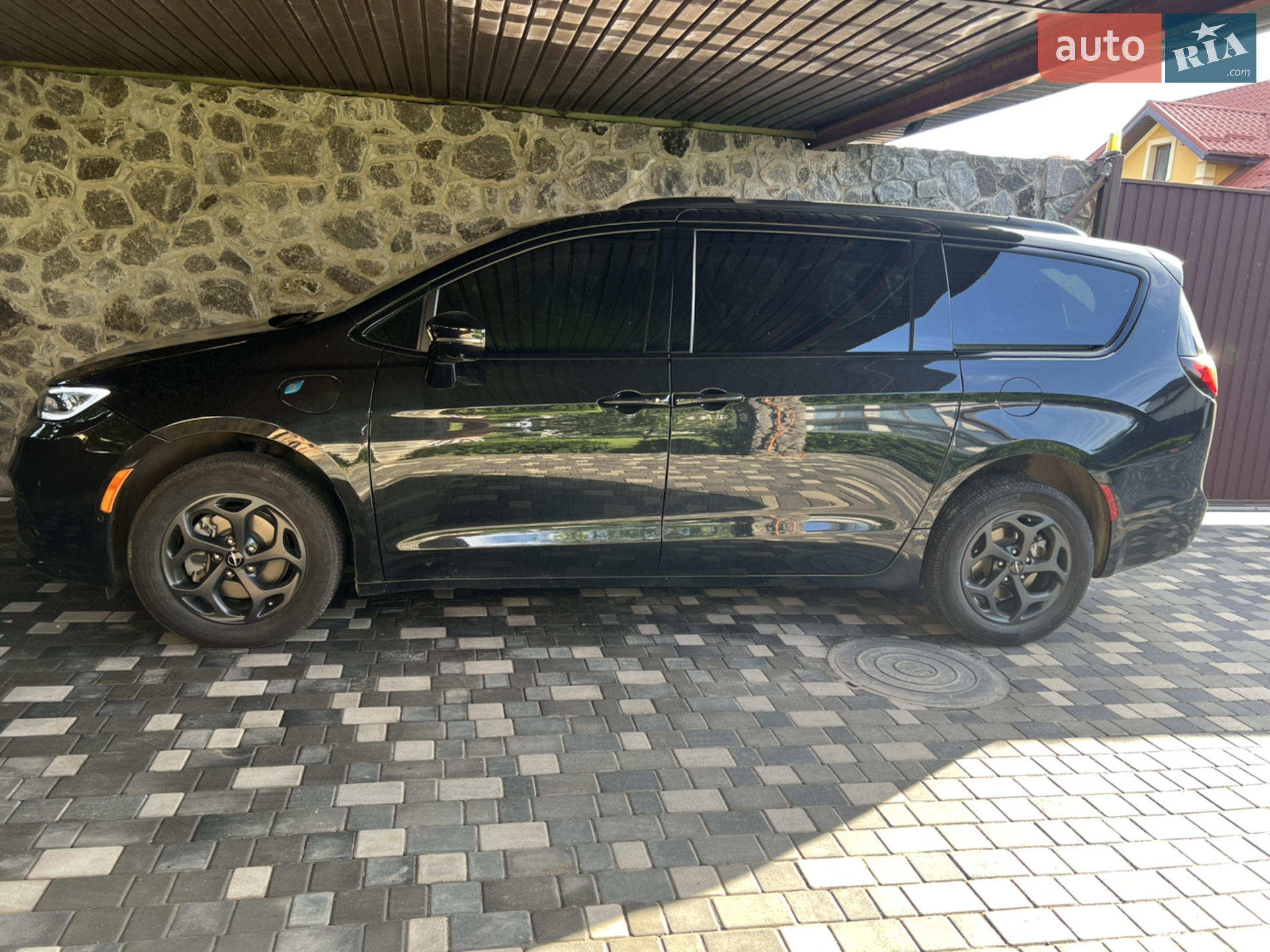 2021 Chrysler Pacifica - мініатюра 3
