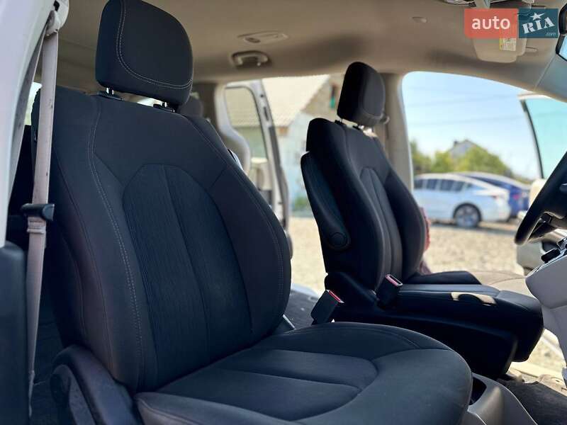 Минивэн Chrysler Pacifica 2017 в Луцке фото 8 Минивэн Chrysler Pacifica 2017 в Луцке