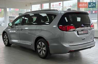 Минивэн Chrysler Pacifica 2017 в 
