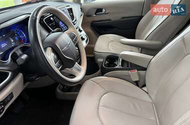 Минивэн Chrysler Pacifica 2017 в 