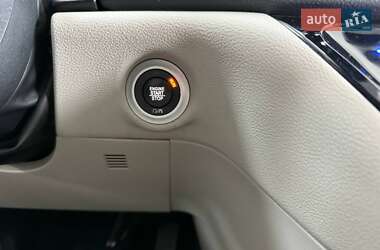 Минивэн Chrysler Pacifica 2017 в 