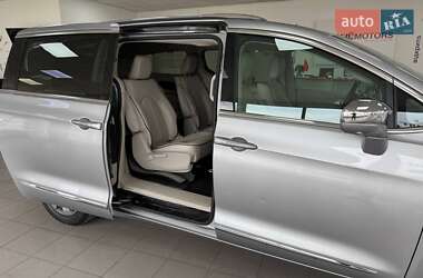 Минивэн Chrysler Pacifica 2017 в 