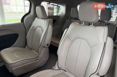 Минивэн Chrysler Pacifica 2017 в 