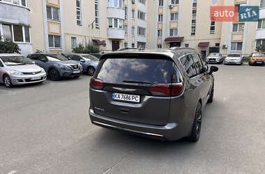 Универсал Chrysler Pacifica 2017 в 