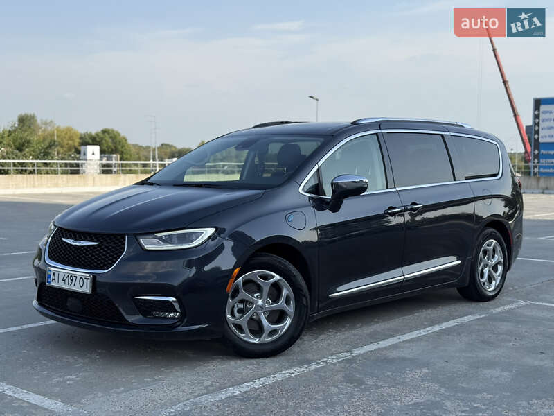 Минивэн Chrysler Pacifica 2020 в Киеве