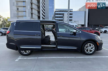 Мінівен Chrysler Pacifica 2020 в 