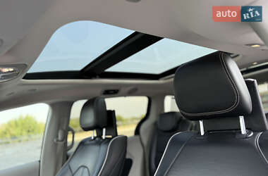 Мінівен Chrysler Pacifica 2020 в 