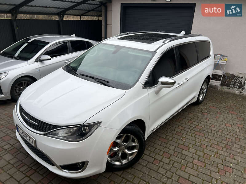Минивэн Chrysler Pacifica 2018 в Владимире