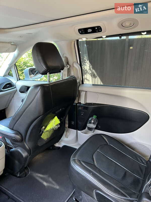 Минивэн Chrysler Pacifica 2018 в Владимире