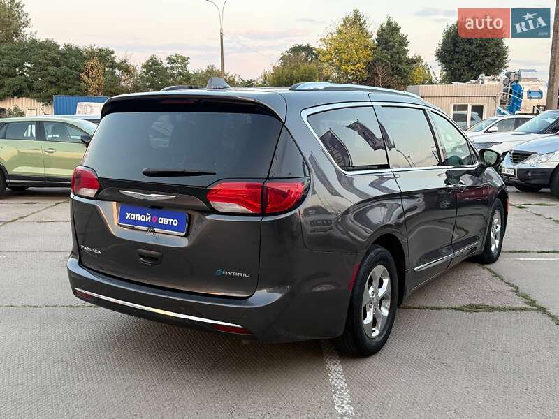 Позашляховик / Кросовер Chrysler Pacifica 2018 в Києві