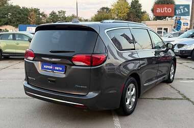 Внедорожник / Кроссовер Chrysler Pacifica 2018 в 