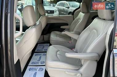 Внедорожник / Кроссовер Chrysler Pacifica 2018 в 