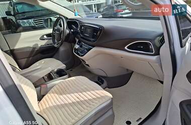 Минивэн Chrysler Pacifica 2017 в 