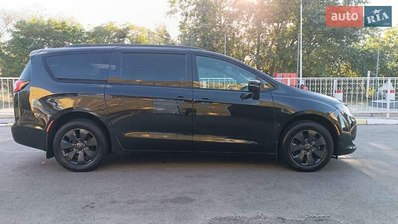 Минивэн Chrysler Pacifica 2019 в Полтаве