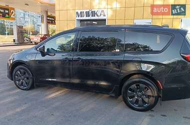 Минивэн Chrysler Pacifica 2019 в 