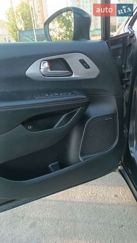 Минивэн Chrysler Pacifica 2019 в Полтаве