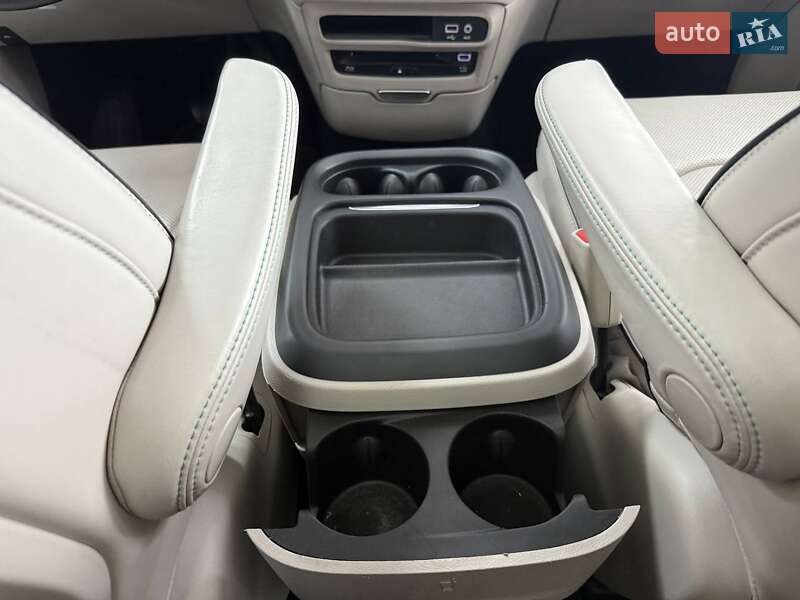 Минивэн Chrysler Pacifica 2017 в Киеве