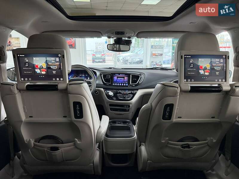 Минивэн Chrysler Pacifica 2017 в Киеве