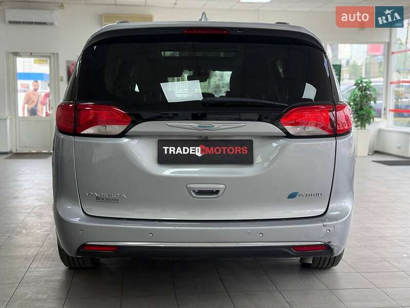 Минивэн Chrysler Pacifica 2017 в Киеве