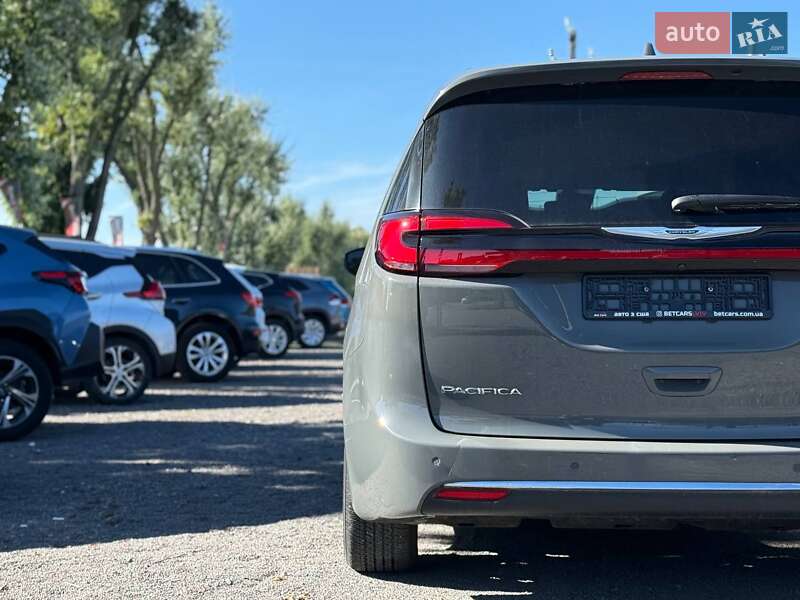 Мінівен Chrysler Pacifica 2022 в Львові
