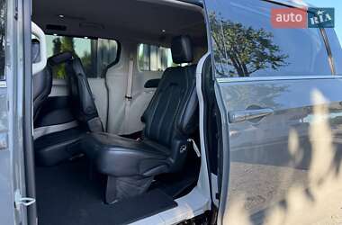 Минивэн Chrysler Pacifica 2022 в 