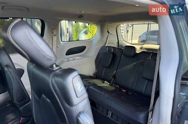 Минивэн Chrysler Pacifica 2022 в 