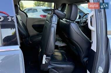 Минивэн Chrysler Pacifica 2022 в 