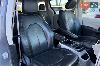 Минивэн Chrysler Pacifica 2022 в 