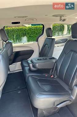 Универсал Chrysler Pacifica 2018 в 