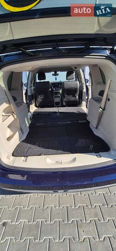 Универсал Chrysler Pacifica 2018 в Нововолынске