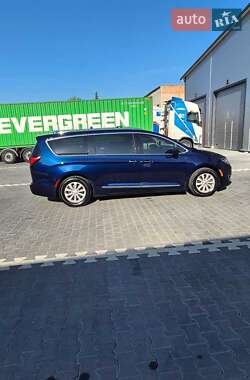 Универсал Chrysler Pacifica 2018 в 