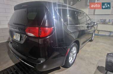 Минивэн Chrysler Pacifica 2016 в Киеве