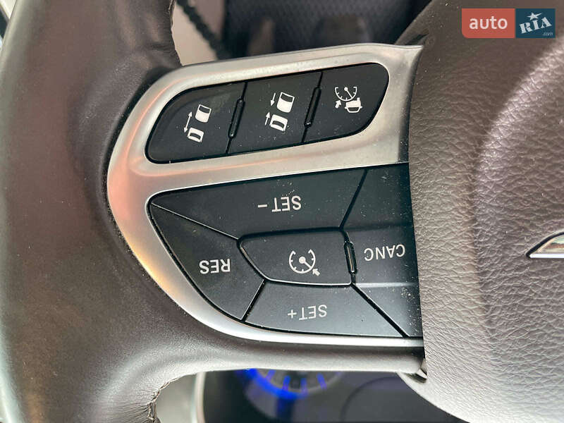 Минивэн Chrysler Pacifica 2017 в Киеве