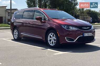 Универсал Chrysler Pacifica 2017 в 