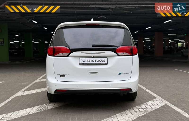 Минивэн Chrysler Pacifica 2017 в Киеве